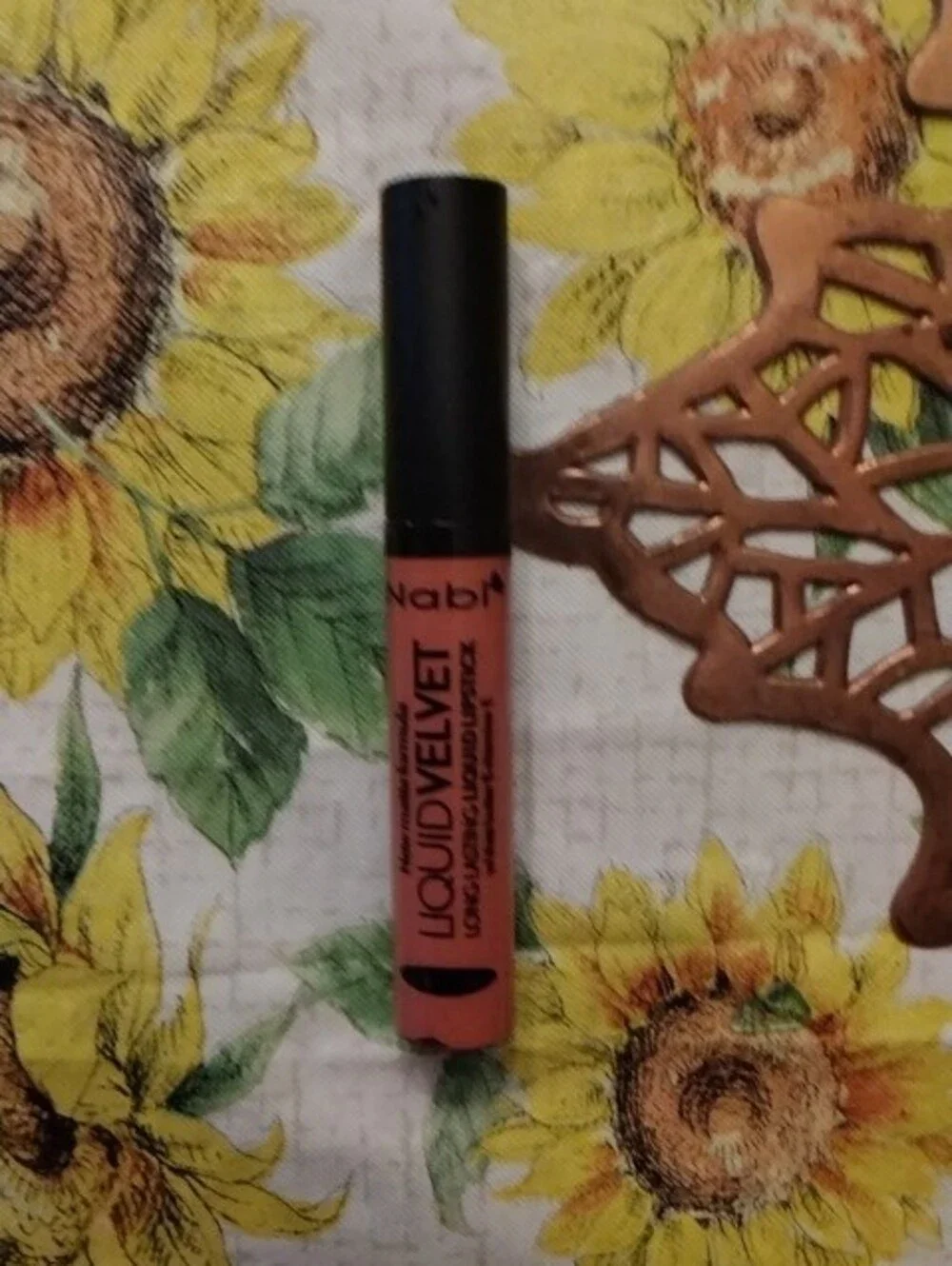 Liquid Lipstick Color Is Nude - Unsigned Brand